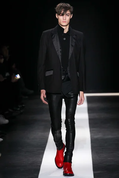 Look 27